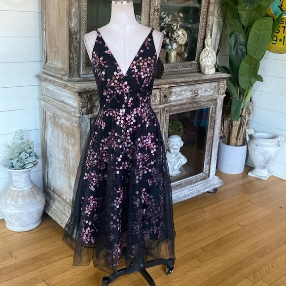 Dress the Population | Dresses | Dress The Population Courtney Fuschia  Floral Multi Cocktail Dress Small 4 6 | Poshmark